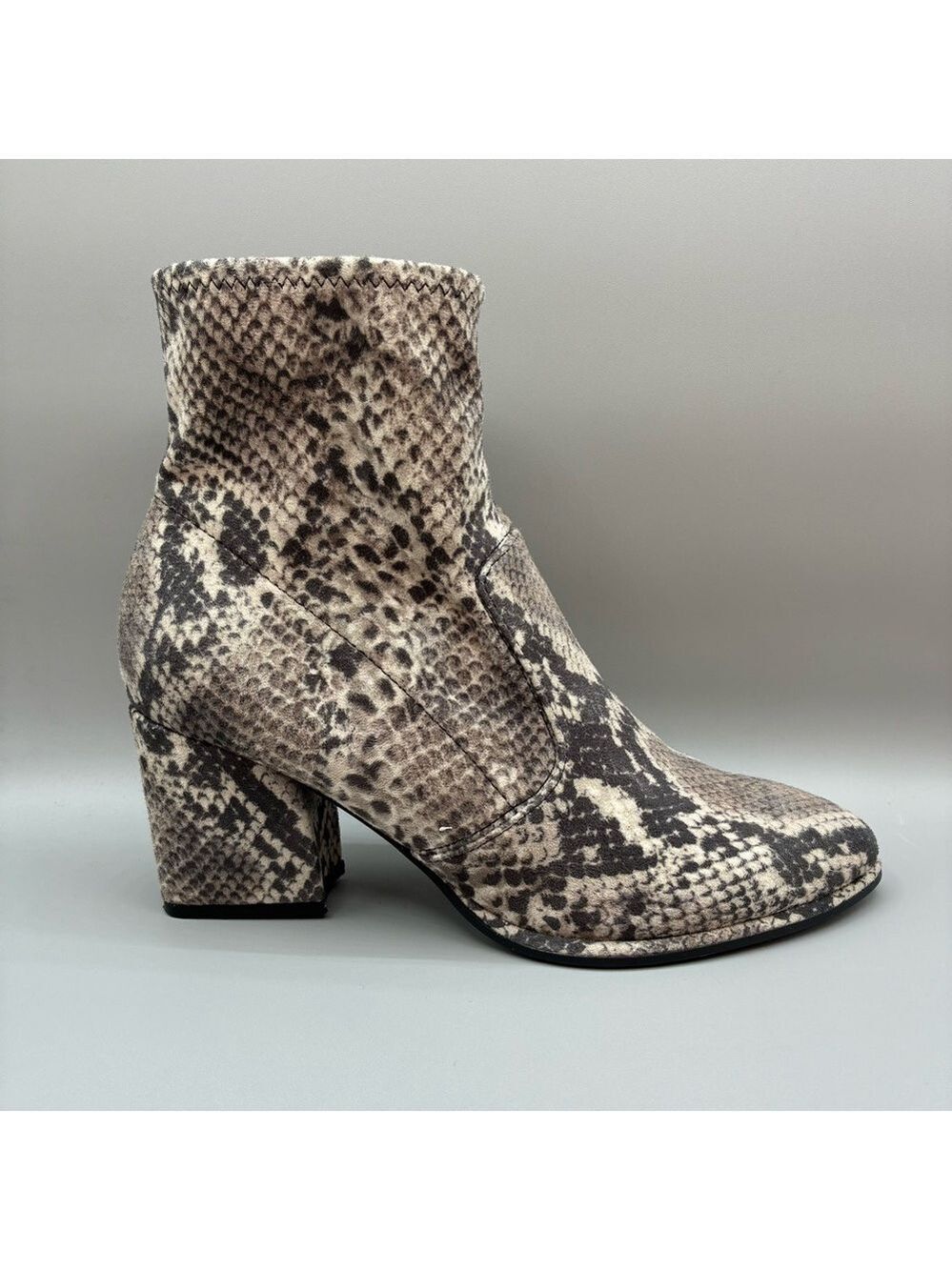 Marc Fisher Leave Embossed Snake Print Ankle Booties Women’s 8 M Zip Pointed Toe